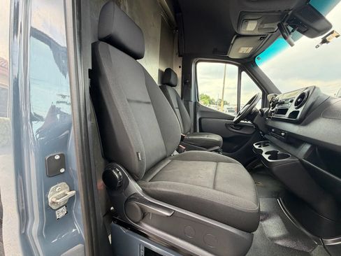 Used 2019 Mercedes-Benz Sprinter 170 image 18