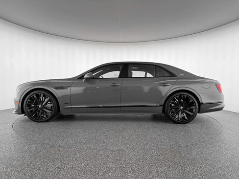 Used 2025 Bentley Flying Spur Plug-In Hybrid AWD/4WD image 11