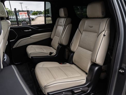 Used 2022 Cadillac Escalade ESV Sport w/ Touring Package AWD/4WD image 31