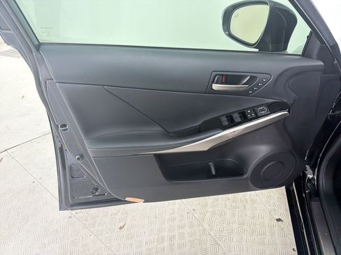 Used 2018 Lexus IS 300 w/ Comfort Package RWD image 13