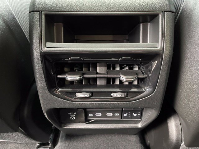 Used 2026 Jeep Grand Cherokee Limited AWD/4WD image 34
