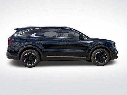 Certified 2025 Kia Sorento S FWD image 22