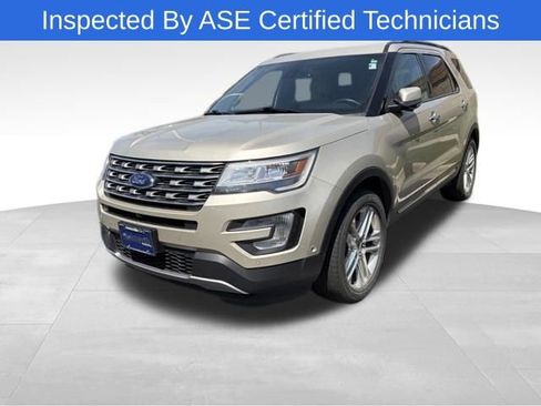Used 2017 Ford Explorer Limited w/ Equipment Group 301A AWD/4WD image 2