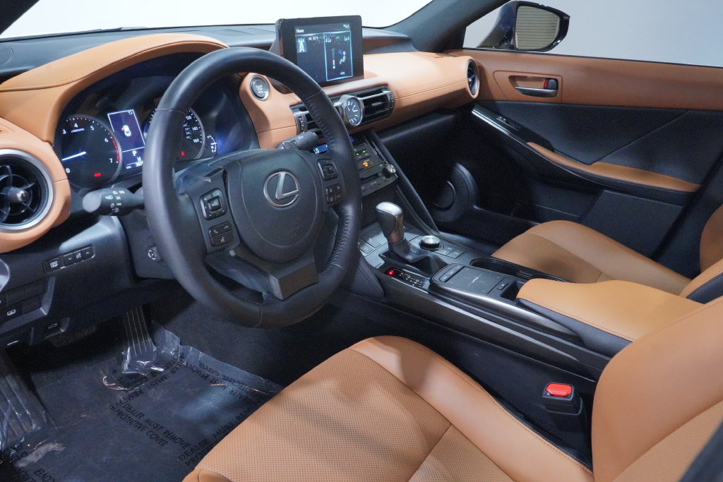 Used 2022 Lexus IS 300 w/ Premium Package RWD image 6