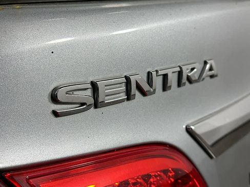 Used 2014 Nissan Sentra SV image 7