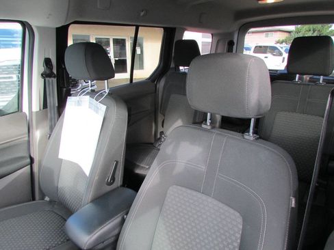 Used 2022 Ford Transit Connect XLT image 12