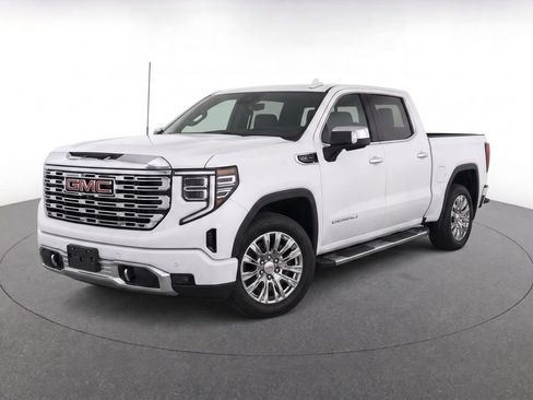 Used 2023 GMC Sierra 1500 Denali w/ Technology Package AWD/4WD image 2