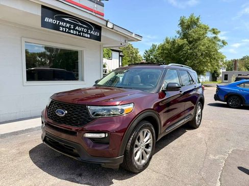 Used 2022 Ford Explorer Limited w/ Equipment Group 301A AWD/4WD image 10