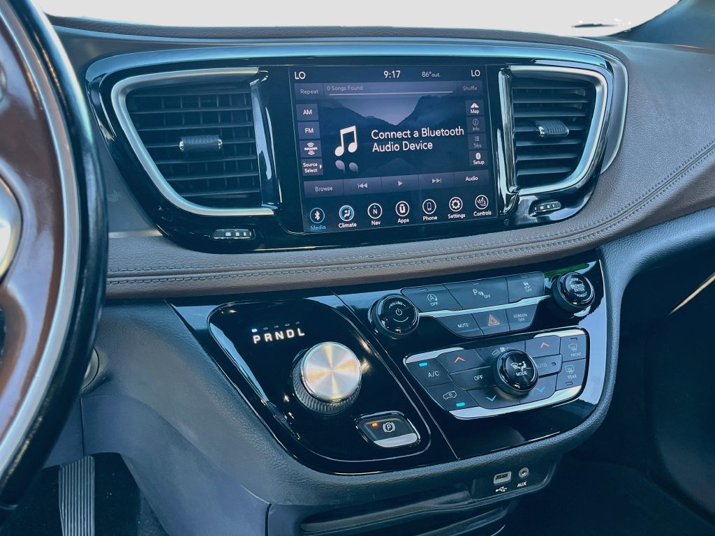 Used 2020 Chrysler Pacifica Limited FWD image 15