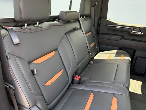 Used 2023 GMC Sierra 1500 AT4 w/ AT4 Preferred Package AWD/4WD image 14