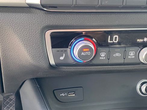 Used 2017 Audi A3 e-tron Premium image 8