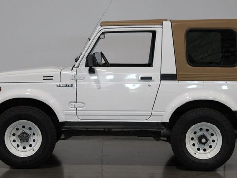 Used 1988 Suzuki Samurai 4WD Soft Top image 18
