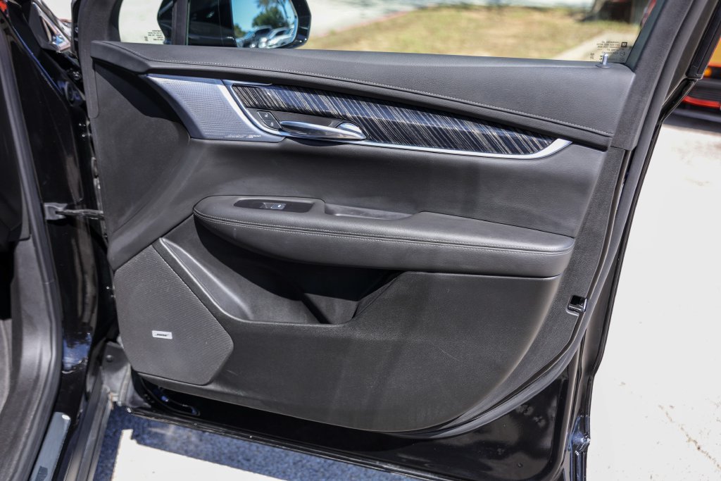Used 2025 Cadillac XT6 Premium Luxury FWD image 31