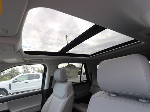 New 2025 Ford Expedition Max Active image 5