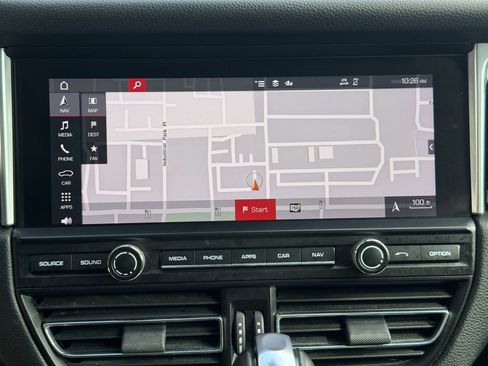 Used 2020 Porsche Macan image 40