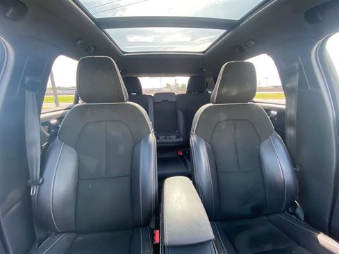 Used 2021 Volvo XC40 T5 R-Design w/ Advanced Package AWD/4WD image 39