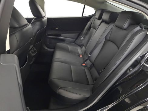 Certified 2024 Lexus ES 300h w/ Premium Package FWD image 33