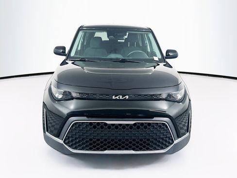 Used 2025 Kia Soul LX w/ LX Technology Package FWD image 2