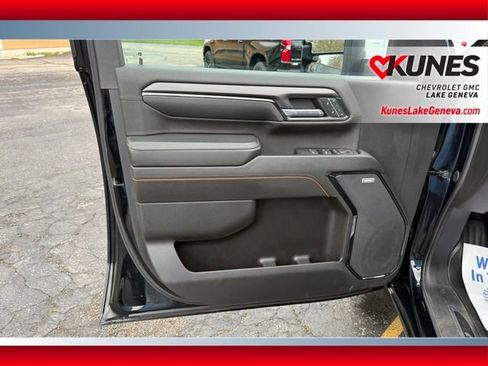 Used 2024 GMC Sierra 2500 AT4 AWD/4WD image 15