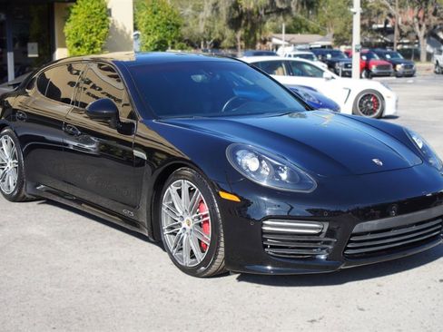 Used 2016 Porsche Panamera GTS image 11