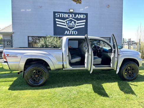 Used 2014 Toyota Tacoma 4x4 Double Cab w/ SR5 Package image 23