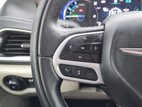 Used 2022 Chrysler Pacifica Limited image 22