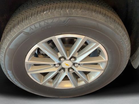 Used 2022 Chevrolet Traverse LT w/ LPO, Floor Liner Package FWD image 47