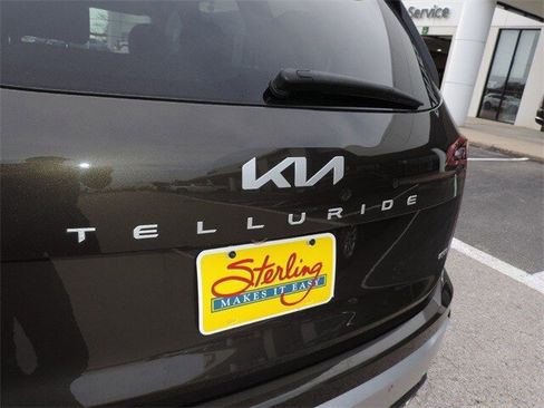Used 2023 Kia Telluride S image 16
