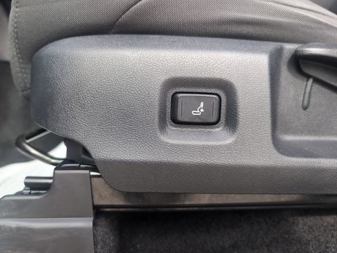 Used 2024 Toyota Tacoma SR5 image 17