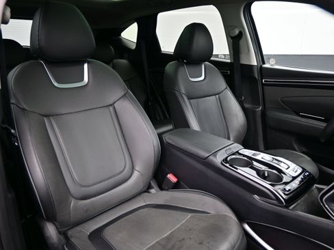 Certified 2023 Hyundai Tucson Limited AWD/4WD image 16