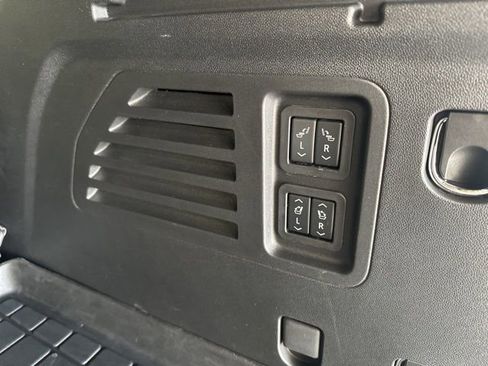 Used 2025 Buick Enclave Sport Touring w/ Power Package image 63