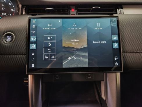 New 2026 Land Rover Discovery Sport Landmark AWD/4WD image 17