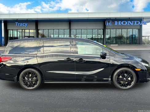 Certified 2025 Honda Odyssey Sport-L image 3
