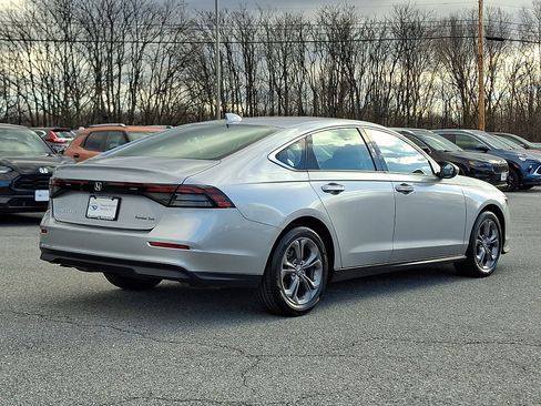 Used 2023 Honda Accord EX image 6