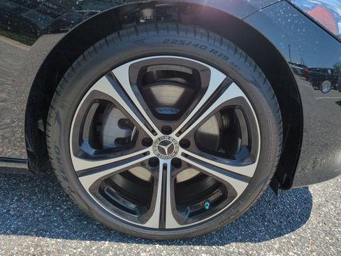 Used 2025 Mercedes-Benz C 300 Sedan image 11