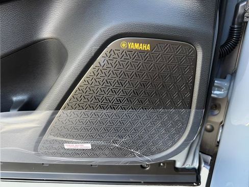 New 2026 Mitsubishi Outlander SEL image 13