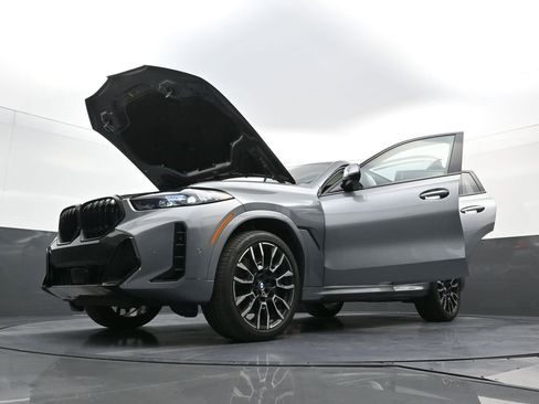 Used 2024 BMW X6 xDrive40i w/ Premium Package image 40