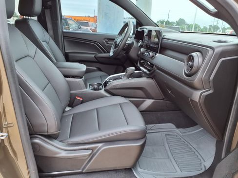 Used 2024 Chevrolet Colorado Trail Boss AWD/4WD image 18