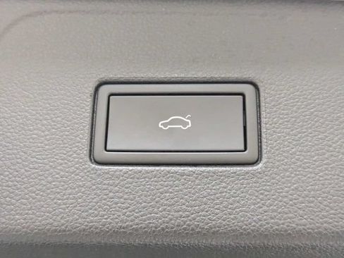 Used 2022 Volkswagen Atlas SE AWD/4WD image 30