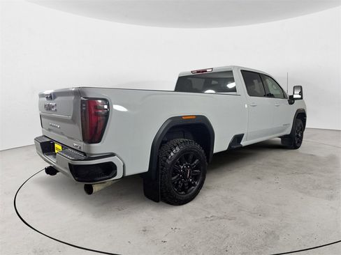 Used 2024 GMC Sierra 3500 AT4 image 5