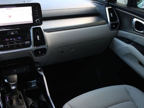 Used 2022 Kia Sorento SX image 31