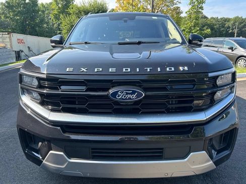 Used 2025 Ford Expedition Platinum AWD/4WD image 16