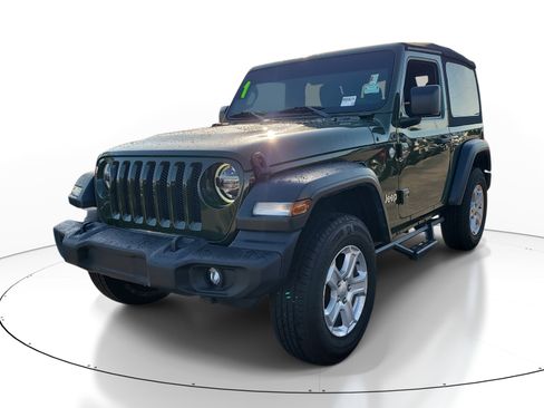 Used 2021 Jeep Wrangler Sport AWD/4WD image 3