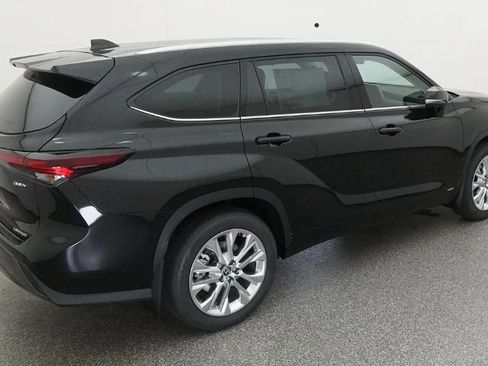 New 2026 Toyota Highlander Limited AWD/4WD image 9