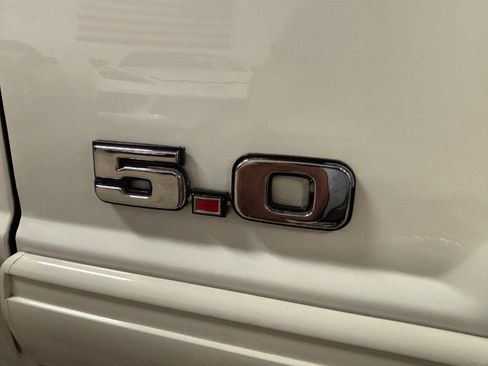 Used 1993 Ford Mustang LX RWD image 16