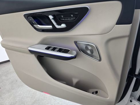 New 2026 Mercedes-Benz GLC 300 image 16