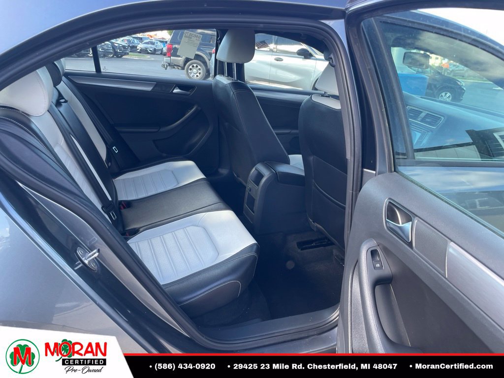 Used 2016 Volkswagen Jetta Sport w/ Lighting Package FWD image 28
