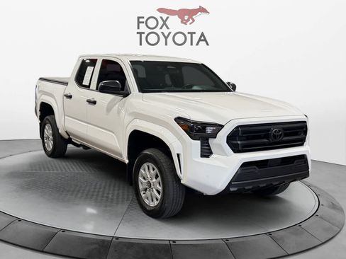 Used 2025 Toyota Tacoma SR w/ SR Upgrade Package AWD/4WD image 7
