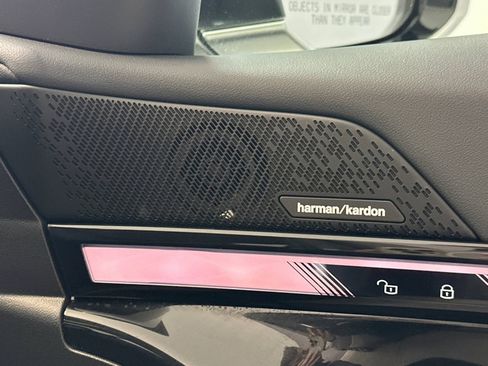 Certified 2024 BMW i5 eDrive40i w/ Premium Package image 22