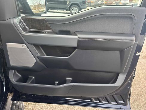 Used 2023 Ford F150 Lightning Lariat image 32